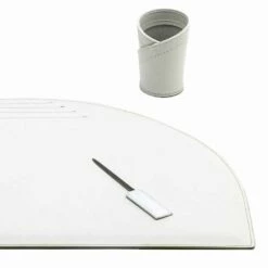 Kantooraccessoires Voor Bureau In Geregenereerd Leer, Gemaakt In Italië - Medea 27 Kantooraccessoires Voor Bureau In Geregenereerd Leer, Gemaakt In Italië - Medea -Slide Shop accessori per scrivania in cuoio rigenerato da 4 pezzi made in italy medea 5