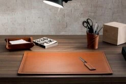 Accessoires Geregenereerd Lederen Bureau, 4 Stuks, Made In Italy - Ascanio 26 Accessoires Geregenereerd Lederen Bureau, 4 Stuks, Made In Italy - Ascanio -Slide Shop accessori scrivania in cuoio rigenerato da 4 pezzi made in italy ascanio 21