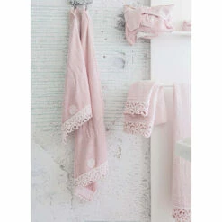 Gastendoek In Terry Katoen Met Poema Kant 2 Stuks En 2 Kleuren - Kasteel 16 Gastendoek In Terry Katoen Met Poema Kant 2 Stuks En 2 Kleuren - Kasteel -Slide Shop asciugamano ospite in spugna cotone con pizzo poema 2 pezzi e 2 colori castle 7