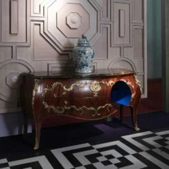 Hij Dressoir Met Marmeren Blad En Decoratieve Ontwerp Ottore, Made In Italy, Gildo -Slide Shop como in marmo e decorazioni in ottore di design made in italy gildo 6