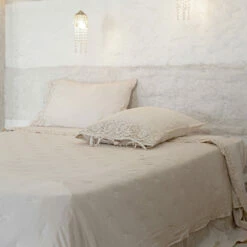 Lakenset Voor Tweepersoonsbed In Licht Linnen En Farnese Kant - Arnesino 10 Lakenset Voor Tweepersoonsbed In Licht Linnen En Farnese Kant - Arnesino -Slide Shop completo lenzuola letto matrimoniale in lino leggero e pizzo farnese arnesino 4