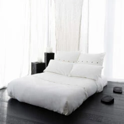 Dubbel Pak Van Zwaar Linnen En Luxe Parelmoeren Knopen - Ottobu 11 Dubbel Pak Van Zwaar Linnen En Luxe Parelmoeren Knopen - Ottobu -Slide Shop completo matrimoniale in lino pesante e bottoni in madreperla di lusso ottobu 5