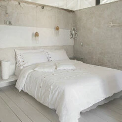 Kussensloop Van Wit Linnen Met Kant, Knopen En Veters Voor Kussen - Malone 12 Kussensloop Van Wit Linnen Met Kant, Knopen En Veters Voor Kussen - Malone -Slide Shop federa bianca in lino con pizzo gocce bottoni e laccetti per guanciale malone 5