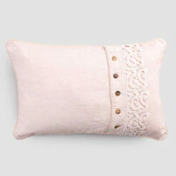 Kussensloop Van Gekleurd Linnen, Poema-kant En Italiaanse Luxe Biezen - Stego 13 Kussensloop Van Gekleurd Linnen, Poema-kant En Italiaanse Luxe Biezen - Stego -Slide Shop federa guanciale in lino colorato pizzo poema e piping lusso italiano stego 4