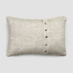 Kussensloop Van Zwaar Linnen Met Decoratie Van Agoya En Biezenknopen - Mediterraan