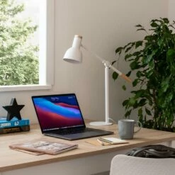 Tafellamp In Wit Metaal Met Natuurlijke Houten Details - Anya -Slide Shop lampada da tavolo in metallo bianco con dettagli in legno naturale anya 3