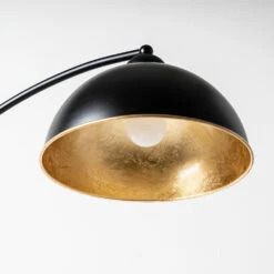 Vloerlamp In Zwart En Goudkleurig Metaal Met Verstelbare Lampenkap - Steave 7 Vloerlamp In Zwart En Goudkleurig Metaal Met Verstelbare Lampenkap - Steave -Slide Shop lampada da terra in metallo nero e oro con paralume orientabile steave 2