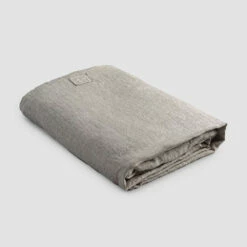 Dubbele Vellen Met Hoeken In Zwart Linnen, Boter Of Oud Gesso - Fiumano 23 Dubbele Vellen Met Hoeken In Zwart Linnen, Boter Of Oud Gesso - Fiumano -Slide Shop lenzuola matrimoniali con angoli in lino nero burro o gesso old fiumano 10