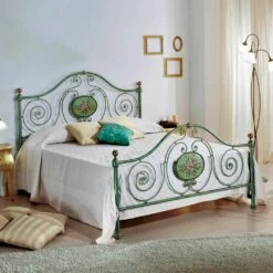 Classic Tweepersoonsbed Met Smeedijzeren Decoratie Rachael