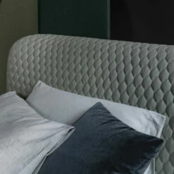 Tweepersoonsbed, Zonder Container, Hedendaags Design Corolle By Bolzan -Slide Shop letto matrimoniale di design imbottito in tessuto corolle bolzan 11