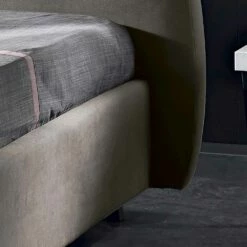 Gestoffeerde Tweepersoonsbed Met Moderne Container 160x190 / 200 Reby 15 Gestoffeerde Tweepersoonsbed Met Moderne Container 160x190 / 200 Reby -Slide Shop letto matrimoniale imbottito con contenitore moderno 160x190 200 reby 6