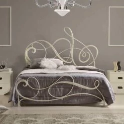 Dubbel Bed In Smeedijzer Met Athena Solsleutel Decoratie