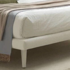 Modern Tweepersoonsbed, Met Dunne Basis En Zonder Doos, Iorca Door Bolzan -Slide Shop letto matrimoniale moderno basamento sottile iorca by bolzan 11