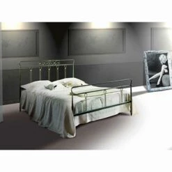 Een Bed And A Half Plein Smeedijzer Pan, Kwaliteit Made In Italy
