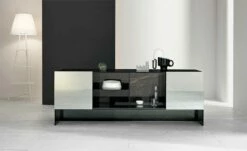 Entree Design Dressoir Met 2 Deuren In Rookglas Gemaakt In Italië - Scocca -Slide Shop madia da ingresso di design a 2 ante in vetro fume made in italy sciocca 3