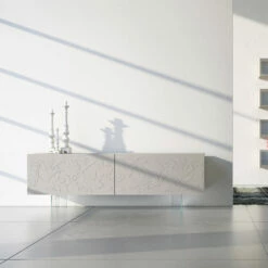 Dressoir In Lichtgrijs Mdf Met Glazen Voetjes Made In Italy - Germena -Slide Shop madia in mdf grigio chiaro con piedini in vetro made in italy germena 2