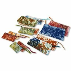 Handgedrukte Katoenen Clutch Uit één Stuk, 2 Stuks - Viadurini Van Marchi -Slide Shop pochette artistica stampata a mano pezzo unico in cotone 2 pezzi viadurini by marchi 9