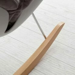 Rocking Fauteuil Met Moderne Verwijderbare Zachte Grijze Kussen Acacia -Slide Shop poltrona a dondolo con cuscino soft grigio sfoderabile moderna acacia 3