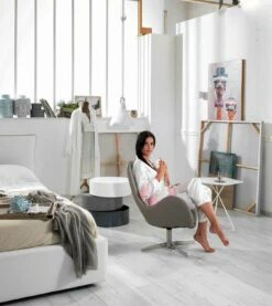 Gestoffeerde En Draaibare Kunstleer Woonkamer Fauteuil, Modern Design - Gajarda 22 Gestoffeerde En Draaibare Kunstleer Woonkamer Fauteuil, Modern Design - Gajarda -Slide Shop poltrona da salotto imbottita girevole di design moderno in similpelle gajarda 8