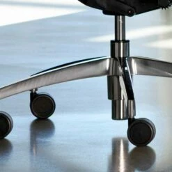 Ergonomische Draaibare Bureaustoel Met Wielen En Hoofdsteun - Gimiglia -Slide Shop poltrona da ufficio ergonomica girevole con ruote e poggiatesta gimiglia 3