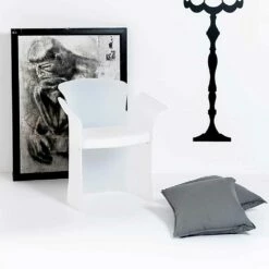 Fauteuil Met Een Wit Satijnen Tulp Modern Design, Made In Italy