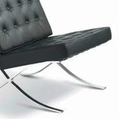 Leunstoel In Kunstleer Met Studs En Chroom Structuur Morella -Slide Shop poltrona in ecopelle con bottoni e struttura cromata morella 4