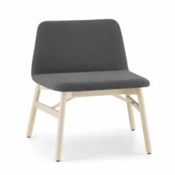 Kostbare Fauteuil In Stof Of Fluweel Met Onderstel Van Beukenhout Made In Italy - Molde