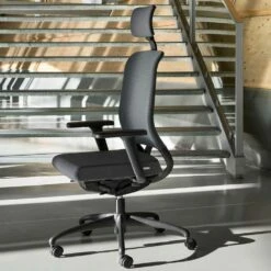 Ecologische Draaibare Ergonomische Design Bureaufauteuil Met Hoofdsteun - Meliva