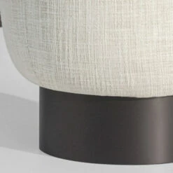 Poef Bedekt Met Stof Met Metalen Voet Made In Italy - Bonaldo Belt -Slide Shop pouf rivestito in tessuto con base in metallo made in italy bonaldo belt 2