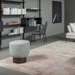 Poef Bedekt Met Stof Met Metalen Voet Made In Italy - Bonaldo Belt -Slide Shop pouf rivestito in tessuto con base in metallo made in italy bonaldo belt 5