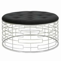 Ronde Zachte Poef Van Modern Design In Fluweel, Ijzer En MDF - Saxon