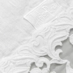Linnen Tafelloper Met Wit Kant, Italiaanse Luxe Kwaliteit - Farnese -Slide Shop runner in lino con pizzo bianco da tavolo qualita di lusso italiana farnese 3