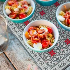 Tafelloper In Pvc En Polyester In Zwart, Blauw Of Grijs Design - Lindia -Slide Shop runner tavola in pvc e poliestere in nero blu o grigio di design lindia 7