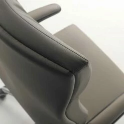 Modern Edda Executive Stoel In Leder, Gemaakt In Italië -Slide Shop sedia direzionale moderna in similpelle edda made in italy 3