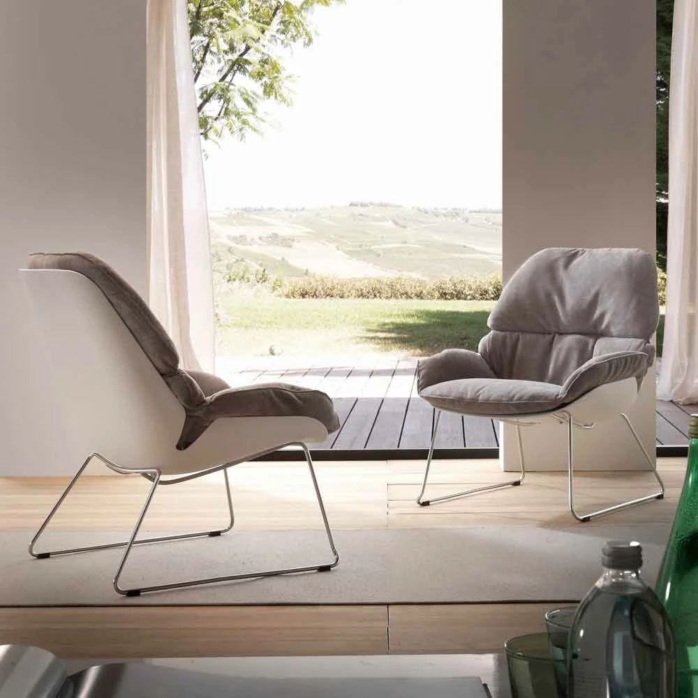 Armchair In Wit Polypropyleen En Zachte Grijze Kussens Birch 1 Armchair In Wit Polypropyleen En Zachte Grijze Kussens Birch