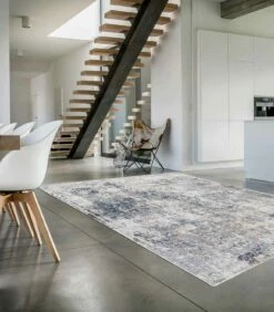 Design Beige Tapijt Met Tekening In Viscose En Polyester - Occitanië -Slide Shop tappeto di design con disegno beige in poliestere e viscosa occitania 4