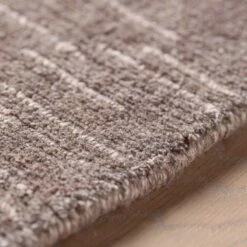 Groot En Gekleurd Tapijt Met Een Gestreept En Modern Ontwerp Voor De Woonkamer - Prickle -Slide Shop tappeto rigato di design moderno colorato e grande per il soggiorno prickle 7