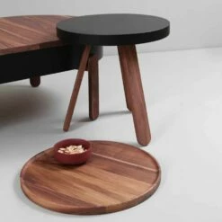 Design Salontafel Met Rond Blad En Massief Houten Poten - Salerno -Slide Shop tavolino da salotto design con piano rotondo e gambe in legno massello salerno 2