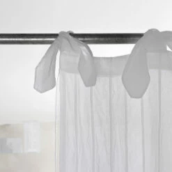 Gordijn Van Wit Geribbeld Linnen En Organza, Luxe Italiaans Design - Karnak 5 Gordijn Van Wit Geribbeld Linnen En Organza, Luxe Italiaans Design - Karnak -Slide Shop tenda in lino e organza con nervature bianca di design di lusso karnak 2