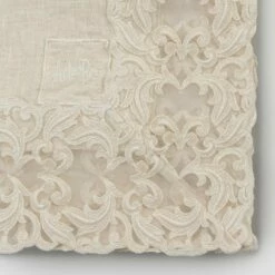Beige Linnen Vierkant Tafelkleed Met Handgemaakte Luxe Farnese Kant - Kippel -Slide Shop tovaglia quadrata in lino beige con pizzo farnese lusso artigianale kippel 2