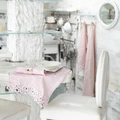 Amerikaanse Placemats In Linnen Met Poema-kant, 3 Kleuren 2-delig - Leonardino 19 Amerikaanse Placemats In Linnen Met Poema-kant, 3 Kleuren 2-delig - Leonardino -Slide Shop tovagliette americane in lino con pizzo poema 3 colori 2 pezzi leonardino 9