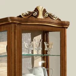 Klassieke Vitrine In Wit Walnoot- Of Mokahout Made In Italy - Chantilly -Slide Shop vetrina classica in legno noce bianco o moka made in italy chantilly 5