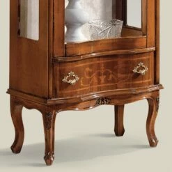 Woonkamer Vitrine Van Walnoot Of Wit Hout Met 1 Deur Made In Italy - Versaille 8 Woonkamer Vitrine Van Walnoot Of Wit Hout Met 1 Deur Made In Italy - Versaille -Slide Shop vetrina soggiorno legno noce o bianco con 1 anta made in italy versaille 3